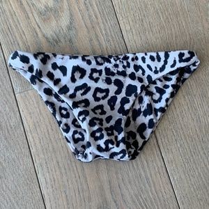 Mikoh cheetah full butt bikini bottoms